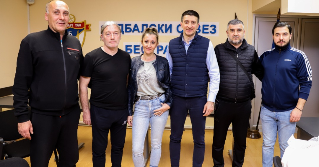 RUKOVODSTVO FSB ODRŽALO SASTANKE SA PREKO 70 KLUBOVA I URUČILO POMOĆ U VIDU VIŠE OD 1000 LOPTI BEOGRADSKIM KLUBOVIMA