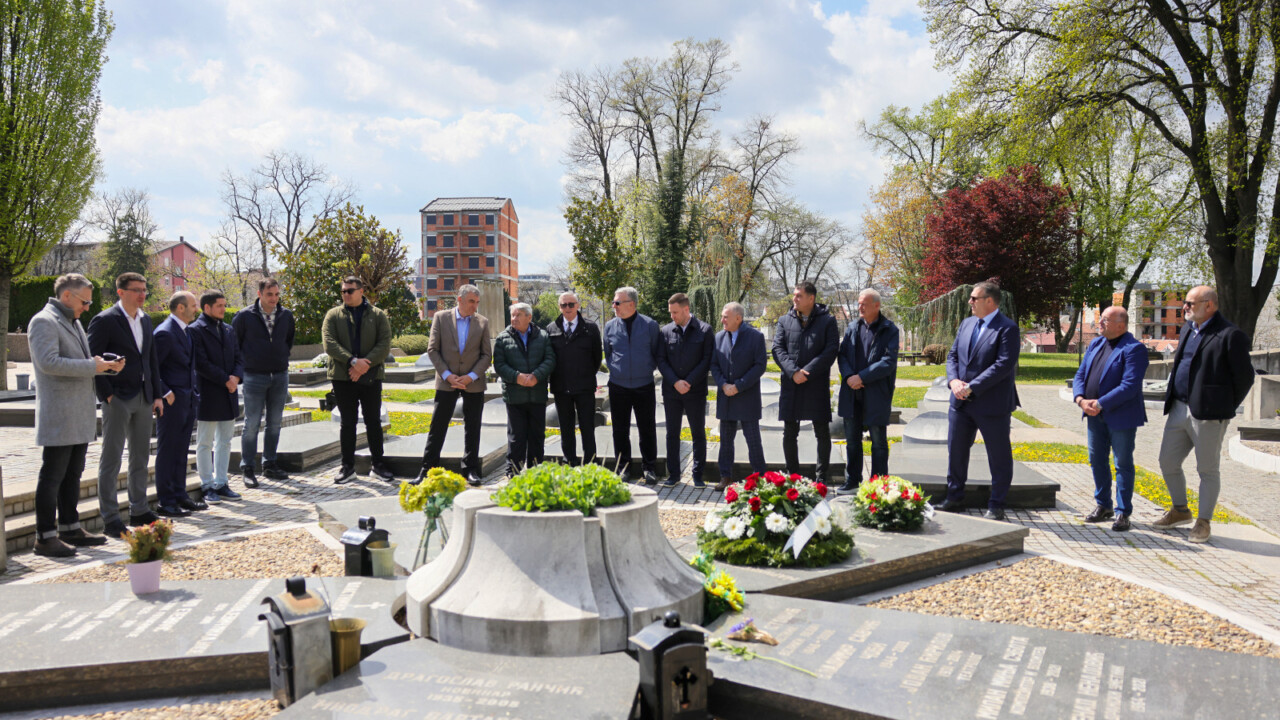 Memorijal Miljan Miljanić – Poseta grobu Miljana Miljanića u Aleji zaslužnih građana