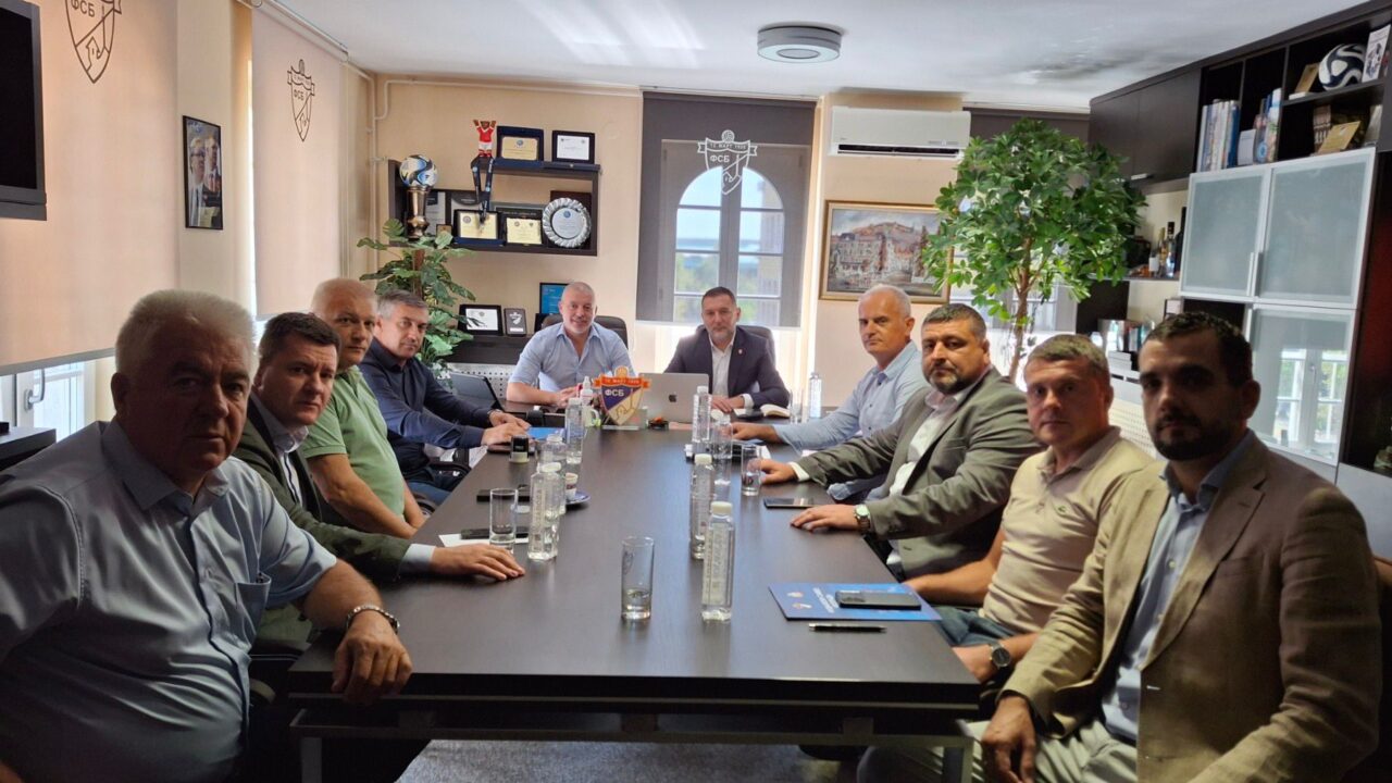 POTPISANI UGOVORI O IZGRADNJI NOVIH FUDBALSKIH TERENA U BEOGRADU